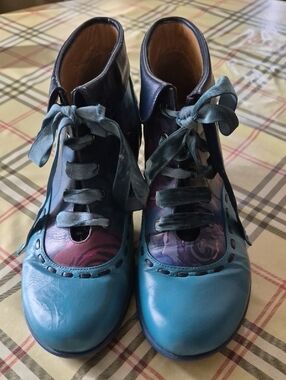 John Fluevog Teal, black and red Leather Ankle Boots Size 8 Lace Up